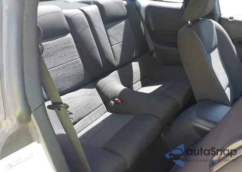 2005 Ford Mustang V6 Deluxe/V6 Premium from USA, damaged, VIN 1ZVFT80N955128353